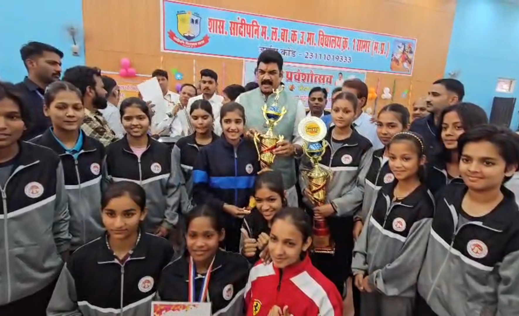 MP Minister Rajput Honors Meritorious Students in Sagar; Education For All