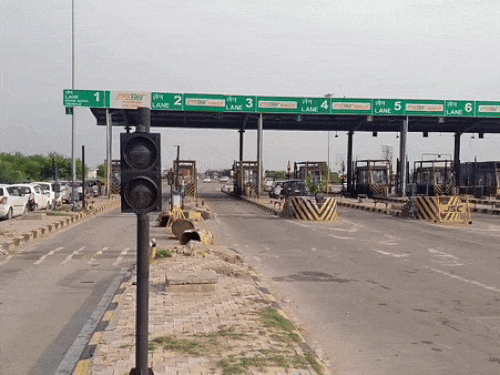 छत्तीसगढ़ के कई टोल प्लाजा में 5 से 20 रुपए तक की बढ़ोत्तरी की जा रही है।