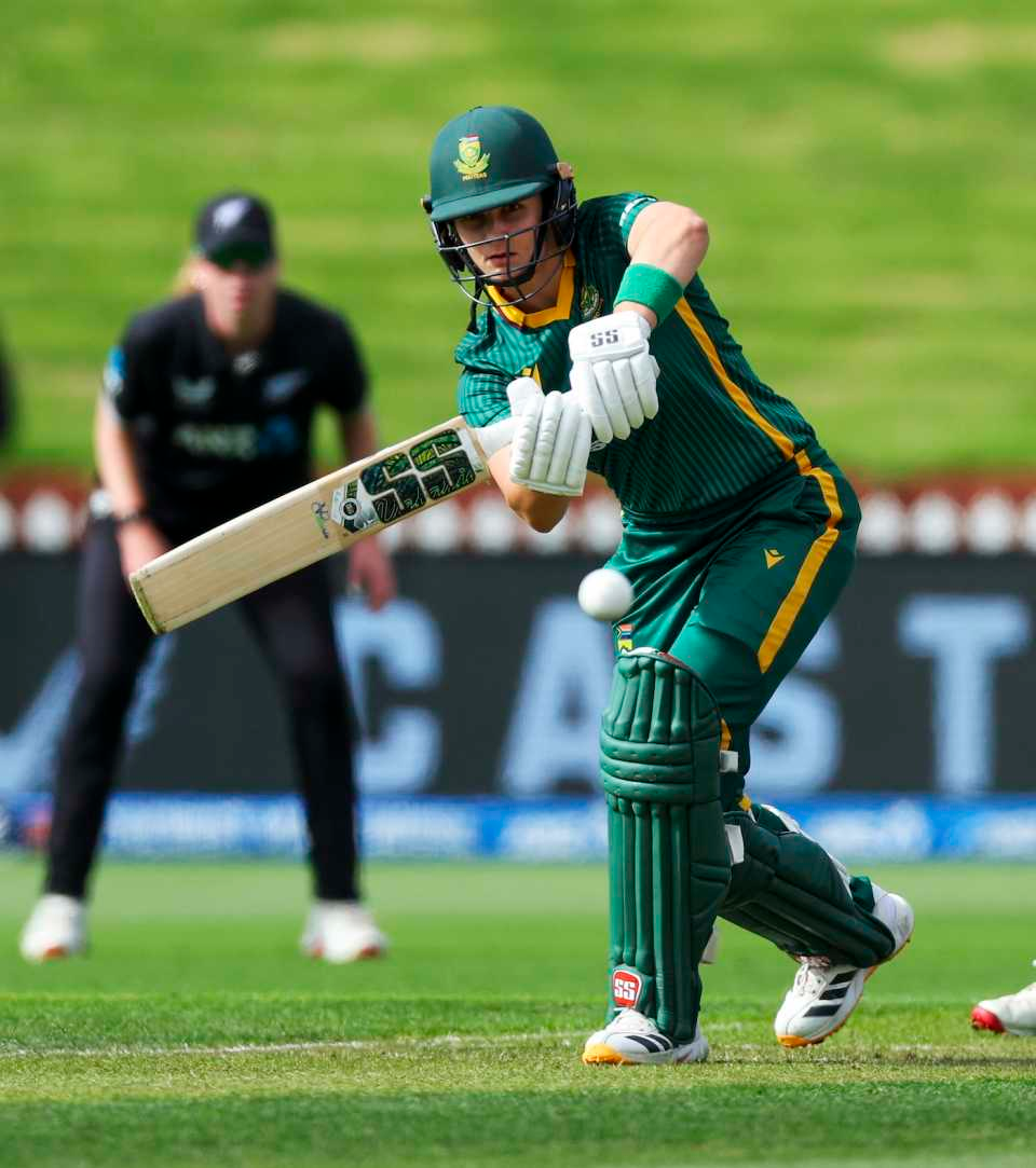 लौरा वोलवार्ट ने 74 बॉल पर 69 रन की पारी खेली।