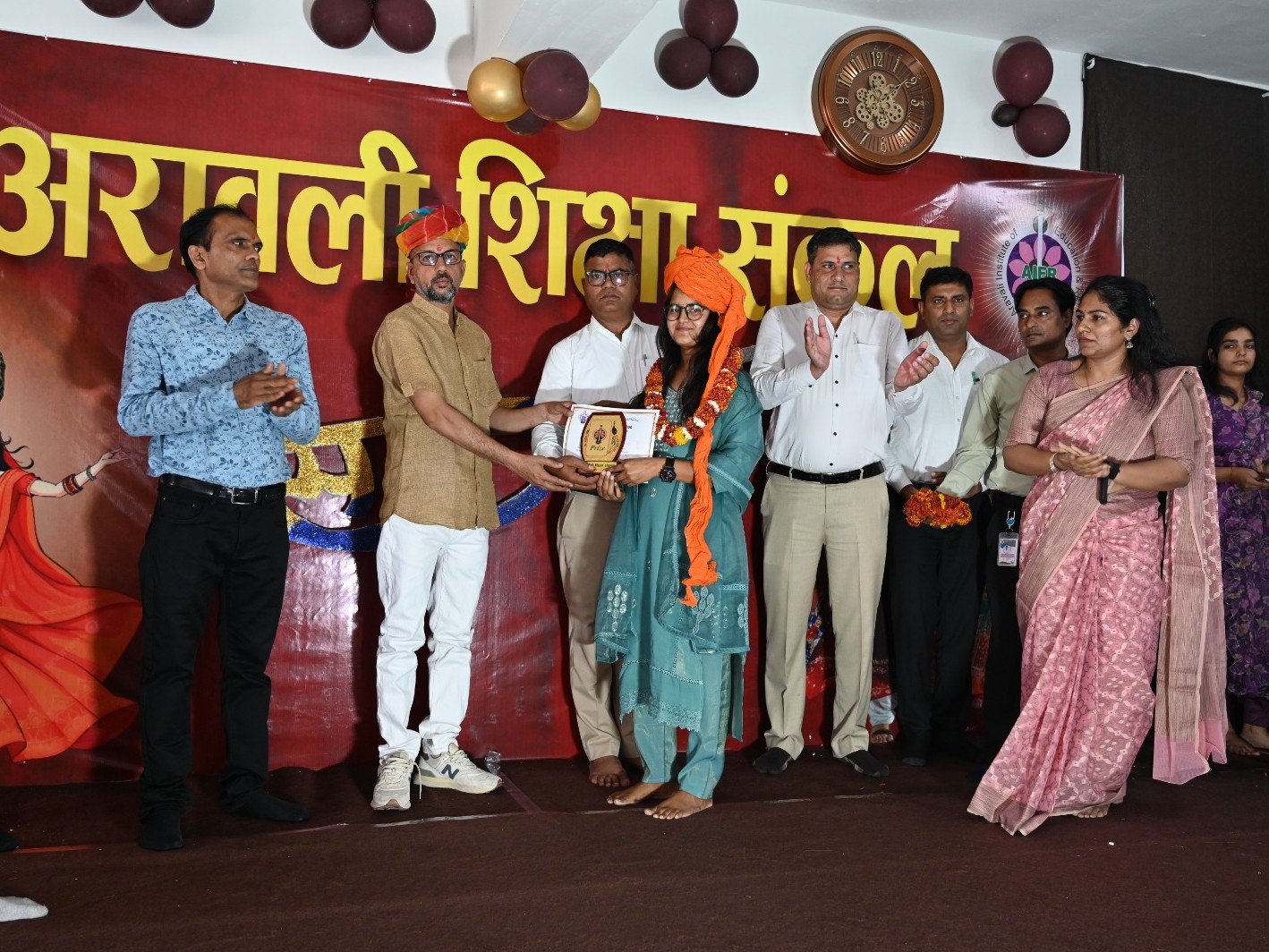 प्रियंका की इस उपलब्धि पर यूनिवर्सिटी में भी खुशी का माहौल है। इस दौरान कॉलेज में भी सम्मान समारोह आयोजित किया गया।