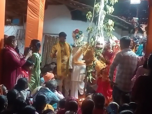 2 गर्लफ्रेंड से शादी, आदिवासी समाज बोला- परंपराओं के विपरीत:  बहला-फुसला कर राजी किया, प्रशासन जांच करें, युवक पर कार्रवाई की मांग – Chhattisgarh News