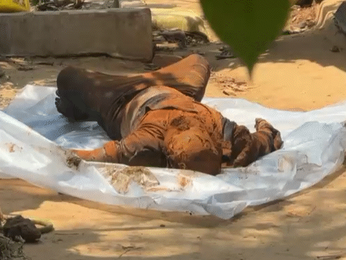 बृजलाल अगरिया की लाश को पोस्टमॉर्टम के लिए भेज दिया गया है।