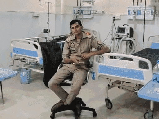 कानपुर किडनी कांड मामले में आहूजा अस्पताल का नाम सामने आने के बाद पुलिस ने कई अस्पतालों में छापेमारी की है।