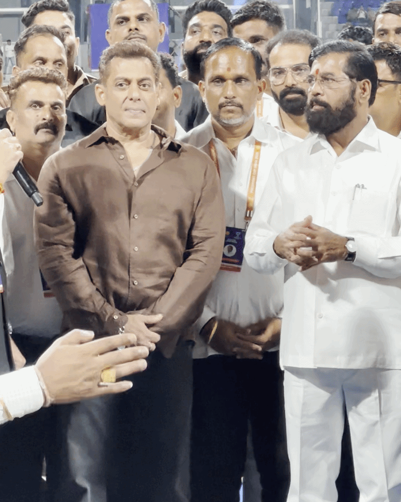 Salman Khan arrived at the event wearing a linen brown shirt and gray baggy jeans.