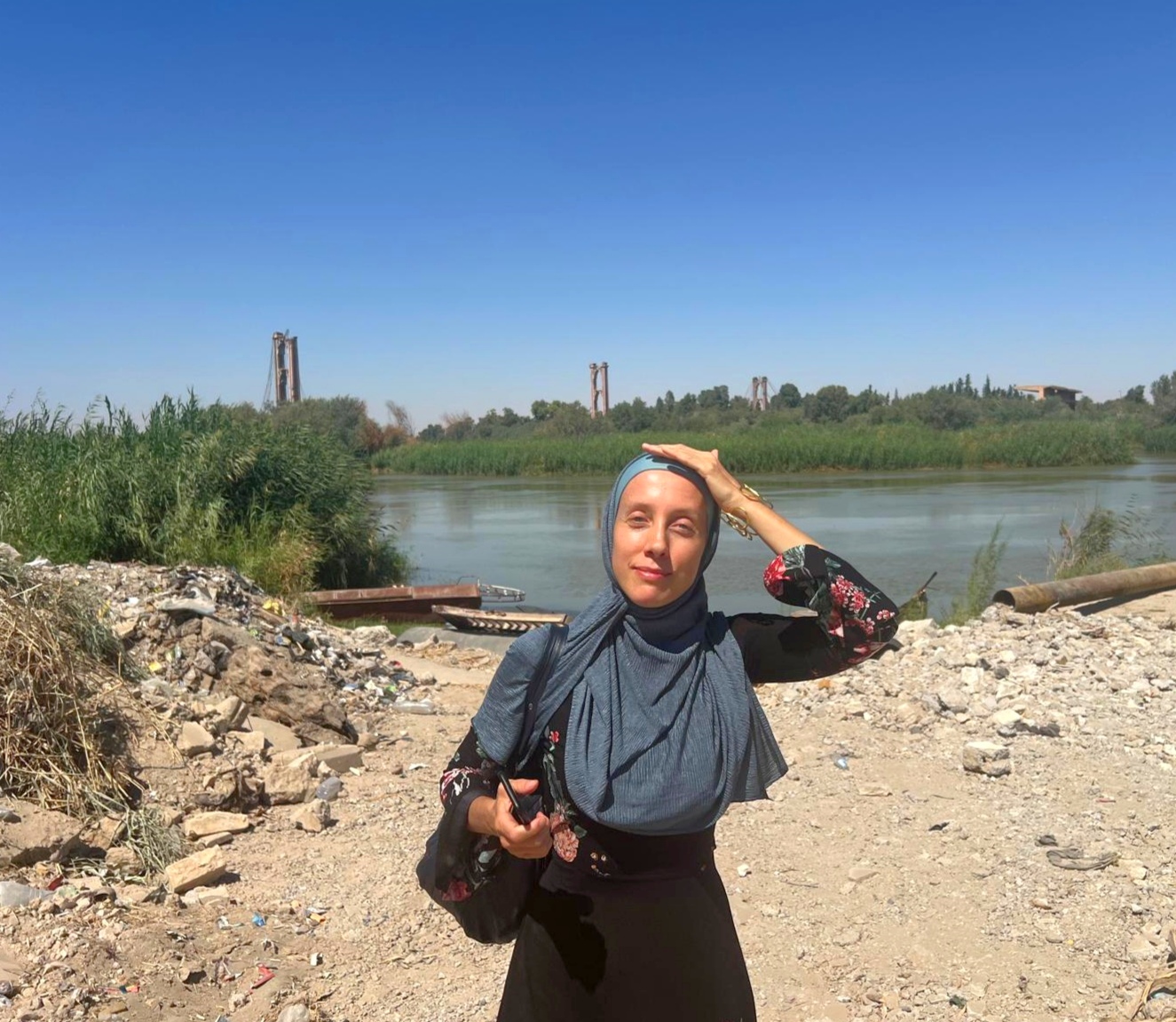 सीरिया में शैली किटल्सन। उन्होंने ये तस्वीर X पर सितंबर 2025 में शेयर की थी।