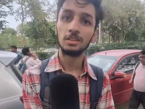 मौके पर बड़ी संख्या में पुलिसबल तैनात है। CFSL टीम जांच के लिए पहुंची है। वहीं, BJP ऑफिस के कर्मी ने बताया है कि उसकी स्कूटी में ब्लास्ट हुआ है।