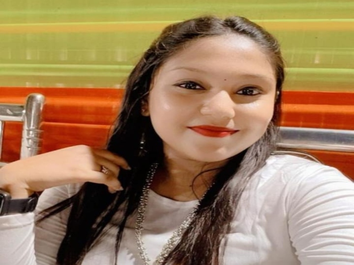 चित्रा साहू (22) बर्खास्त पुलिसकर्मी की सौतेली बेटी थी।