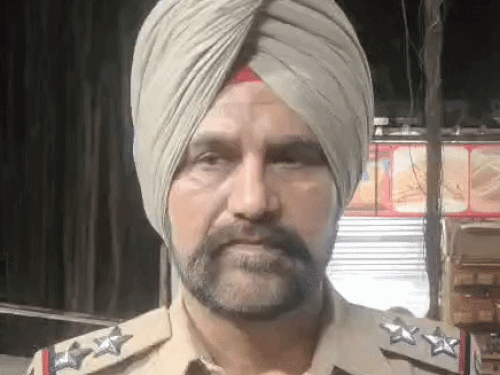 थाना डिविजन 4 से पहुंचे एसआई सुखवंत सिंह का कहना है कि अस्पताल में कोई झगड़ा नहीं हुआ।