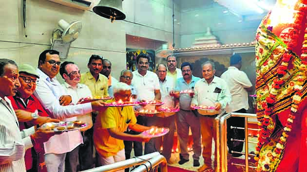 Chants of Jai Shri Ram and Jai Hanuman were heard during the Deepdan ...
