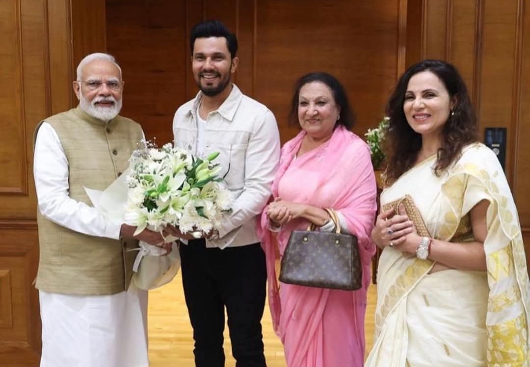 Randeep Hooda met PM Narendra Modi with his mother Asha Hooda and sister.- (File Photo)