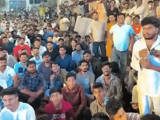 शहर के रोकड़िया बालाजी विकास संस्थान की ओर से मंदिर में भजन संध्या का आयोजन किया गया।