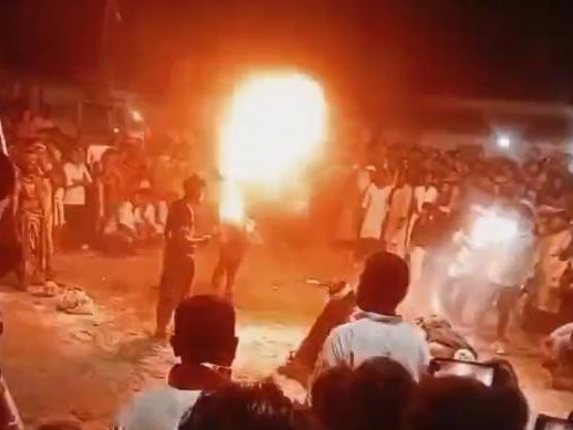 हनुमान जन्मोत्सव पर हनुमान सेवा समिति की ओर से निकाली जा रही थी शोभायात्रा