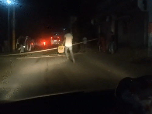 एक अप्रैल को प्रदर्शनकारियों ने 7 न्यायिक अधिकारियों को बंधक बनाया था। जब उन्हें पुलिस ने बाहर निकाला तो रास्ता रोकने की कोशिश की गई।