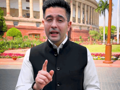 उपनेता पद से हटाए जाने के बाद सांसद राघव चड्‌ढा ने वीडियो जारी कर रिएक्शन दिया।