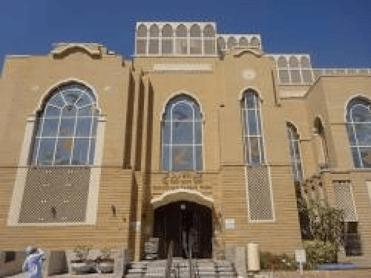 दुबई में गुरुद्वारे की भव्य इमारत।