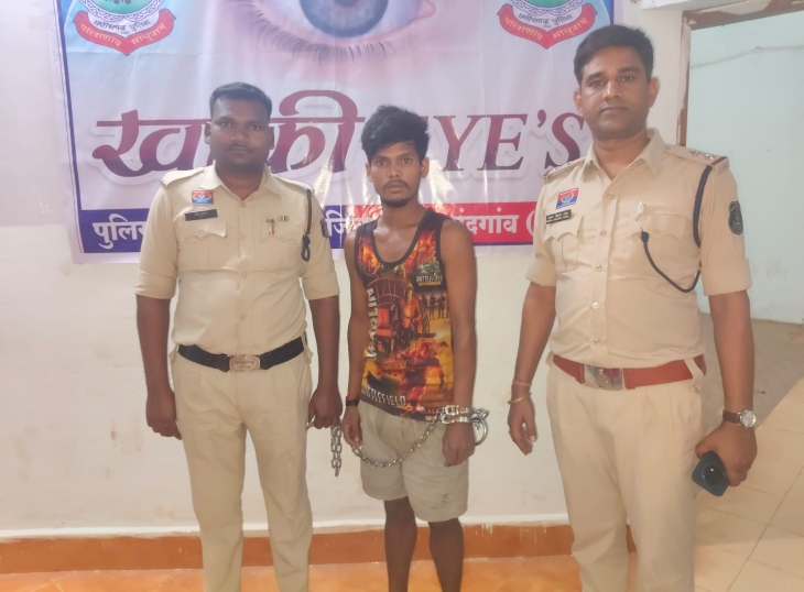 पुलिस की गिरफ्त में आरोपी।