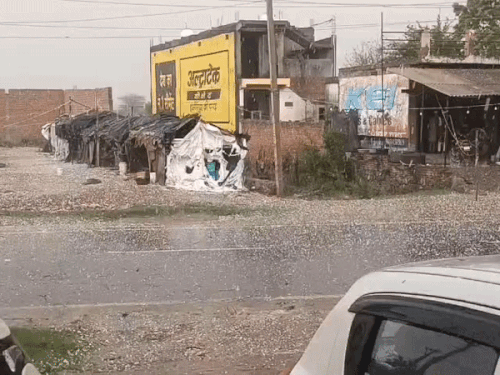 नूंह में रोजका मेव IMT क्षेत्र और तावडू रोड पर जमकर ओले गिरे।