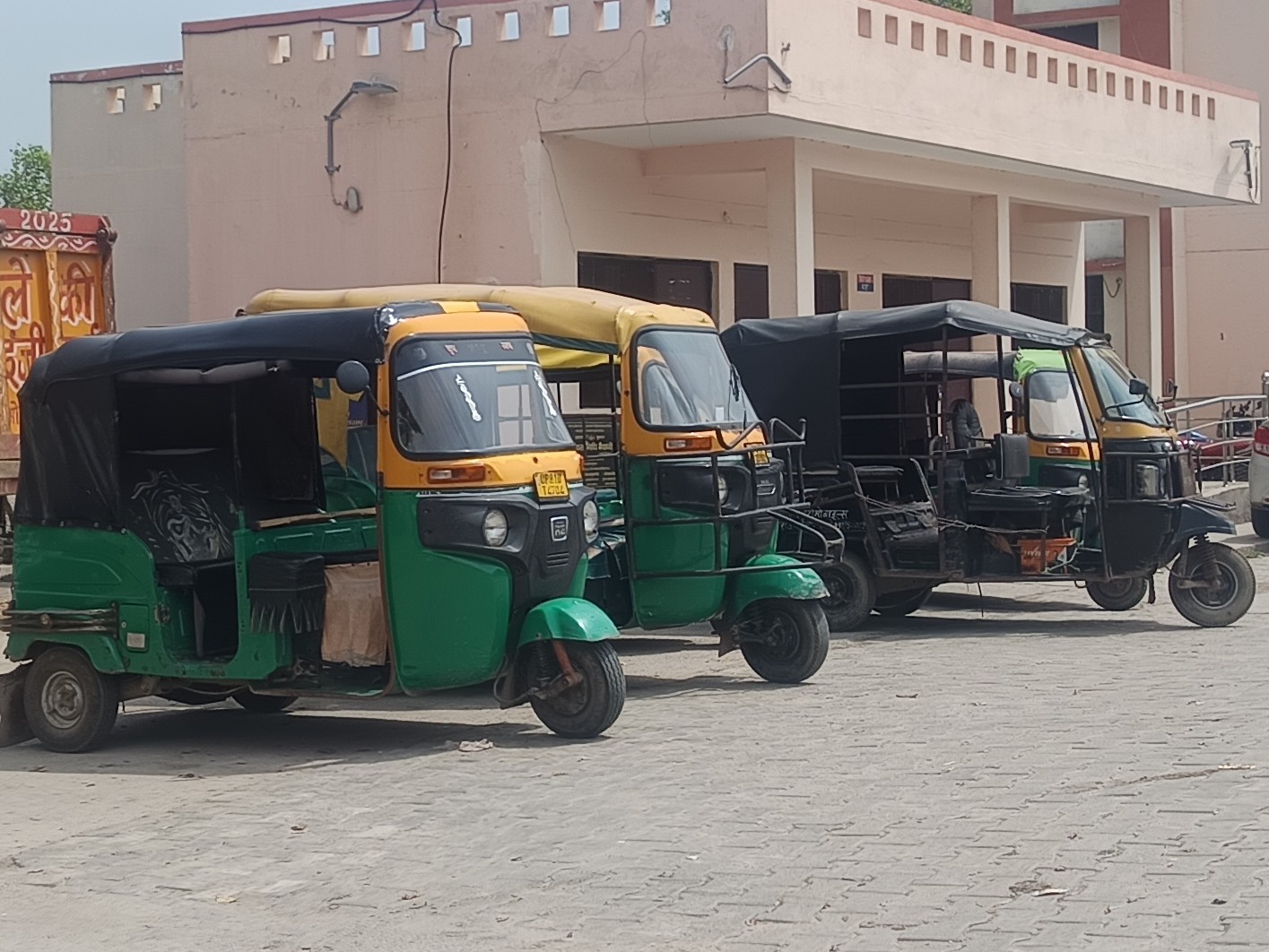 Aligarh Auto E-Rickshaw Display System Launch | One Week Deadline