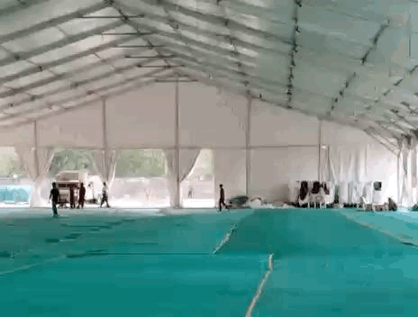 कथा के लिए 1.50 लाख वर्ग फीट के कुल क्षेत्र में से 4.50 लाख वर्ग फीट पर तीन विशाल वाटरप्रूफ डोम और पाइप पांडाल बनाए गए हैं।