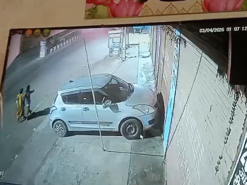 CCTV में संदिग्घ महिला के साथ दिखा था।