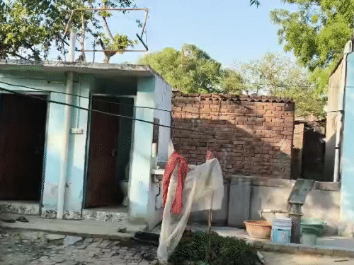 ये आरोपी पायल का घर है। उसकी गिरफ्तारी के बाद से घर पर सन्नाटा है। परिवार वाले किसी से बात करने से बच रहे हैं।