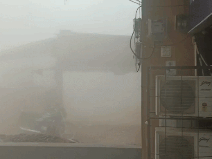 सूचना मिलते ही प्रशासन की टीम मौके पर पहुंची।