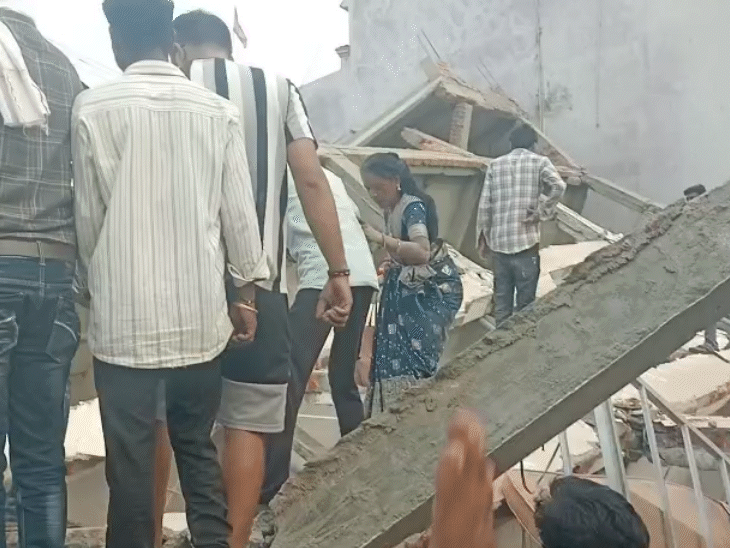 हादसे के बाद लोगों की मौके पर भीड़ जुटने लगी।