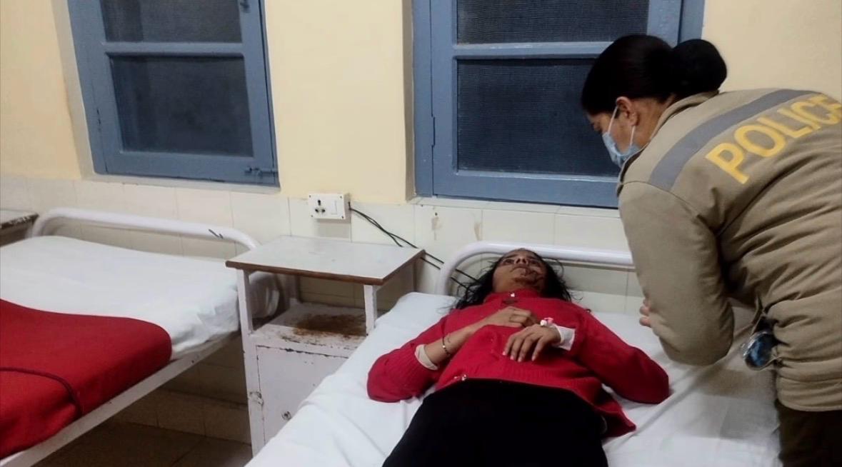 अस्पताल में भर्ती घायल