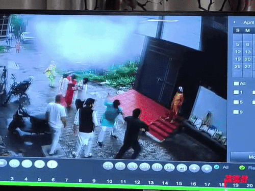 मारपीट की घटना क्षेत्र में लगे सीसीटीवी कैमरे में कैद हो गई।