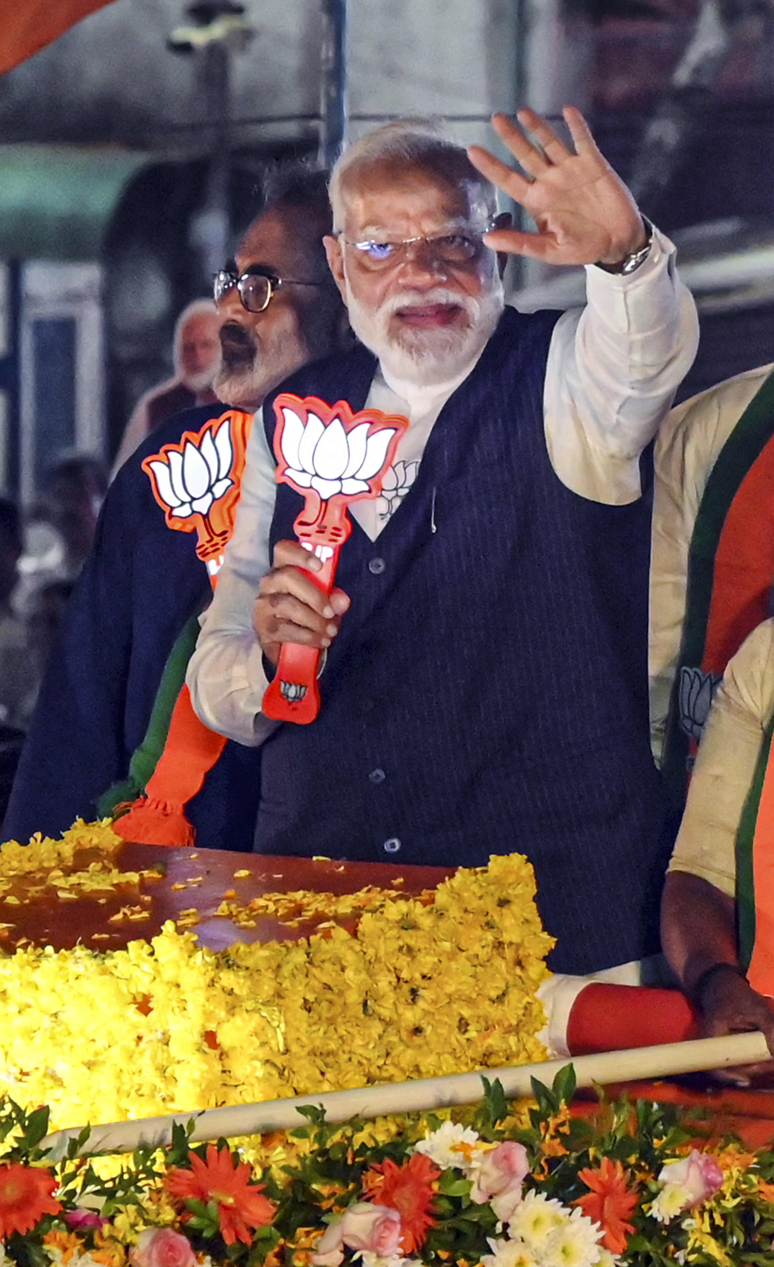 प्रधानमंत्री नरेंद्र मोदी ने शनिवार को केरल के तिरुवनंतपुरम में रोड शो किया।