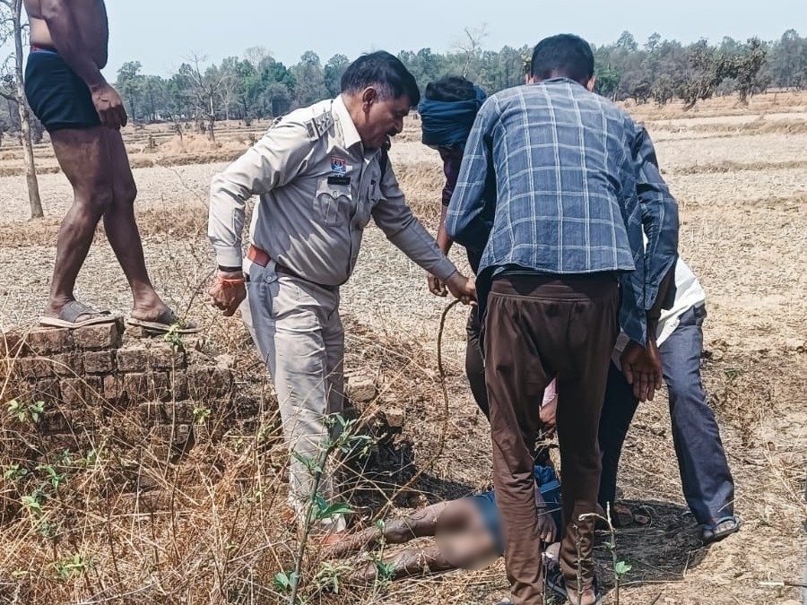 बच्चे का शरीर पानी में फूल गया था।