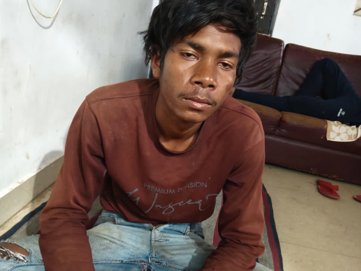 पड़ोस में रहने वाला आरोपी युवक रंजीत कुमार (19)