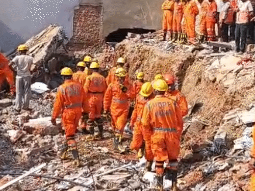 Anuppur Lodge Collapse: NDRF, Dog Squad Search for Survivors; Rescue  Continues Overnight