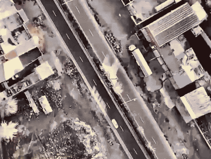 इजराइल ने शनिवार को ईरान के उत्तर-पश्चिमी शहर तबरीज में एक मोबाइल बैलिस्टिक मिसाइल लॉन्चर पर हमला किया है। इ