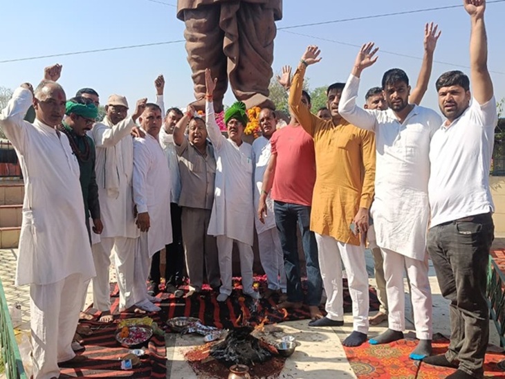 भिवानी में इनेलो ने मनाई पूर्व उप प्रधानमंत्री ताऊ देवीलाल की पुण्यतिथि।