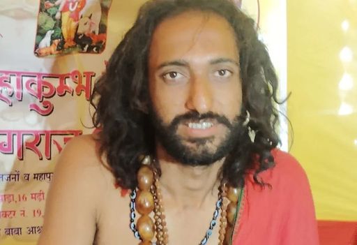 2025 में अभय सिंह यूपी के प्रयागराज में महाकुंभ में बाबा की वेशभूषा में दिखे। उन्होंने खुद को IITian बाबा बताया था।