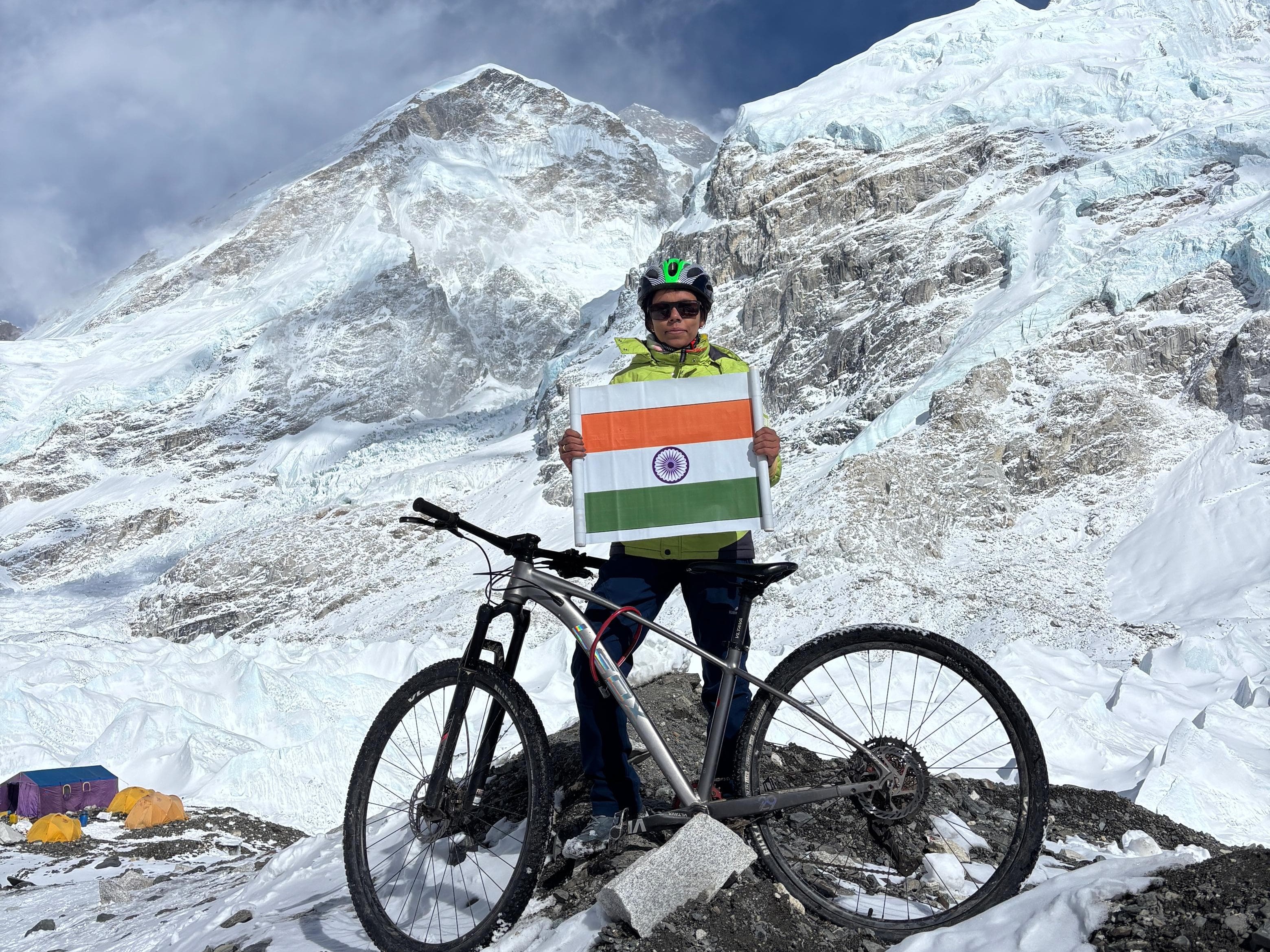 28 साल की दिव्या ऐसा करने वाली भारत की पहली और दुनिया की दूसरी महिला बन गई हैं।