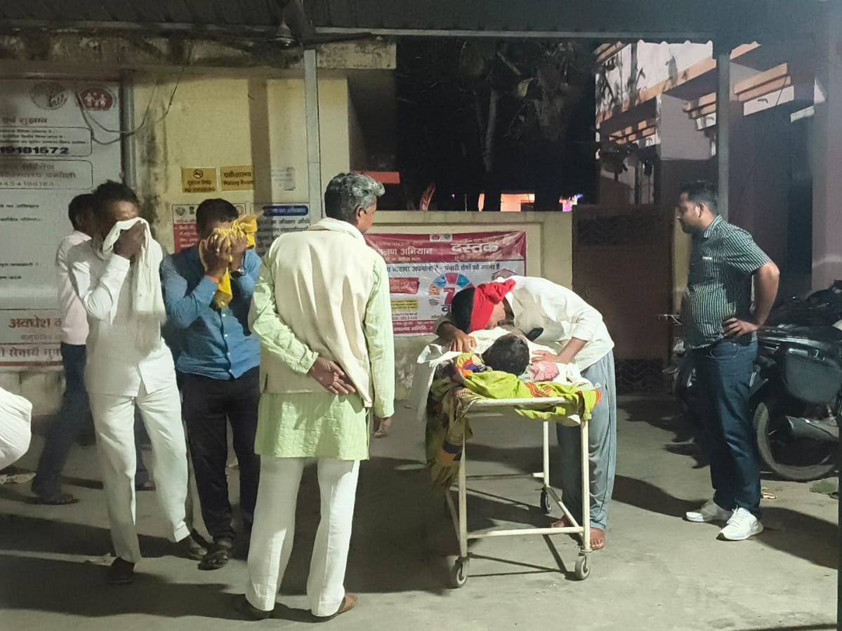 Chandauli Man Dies After 11kV Wire Falls | Sanjay Yadav Family Alleges ...