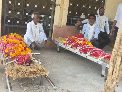 पाली जिले के तखतगढ़ में 2 बुजुर्ग सहेलियों का एक साथ अंतिम संस्कार किया गया