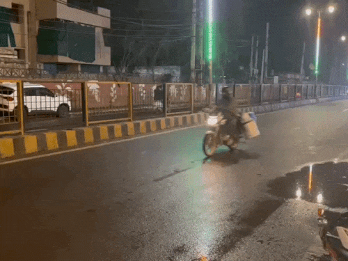 हिसार में सोमवार रात को बारिश से सड़कें गीली हो गईं। - Dainik Bhaskar