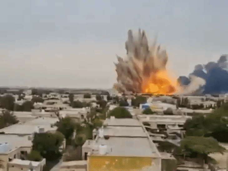 इजराइल ने सोमवार को ईरान के बुशहर नेवी बेस पर हमला किया। यहां नेवल बेस के साथ एयरफोर्स बेस, एयर डिफेंस सिस्टम, मिसाइल और ड्रोन के अंडरग्राउंड स्टोरेज मौजूद थे।