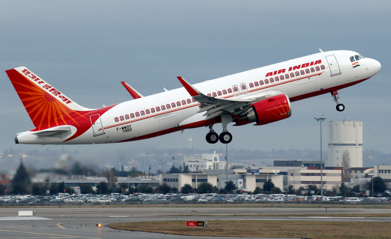 तेल अवीव में स्थित भारतीय दूतावास ने रेगुलर कॉन्टेक्ट बनाए रखने के लिए 24×7 हेल्प लाइन शुरू की है और रजिस्ट्रेशन शुरू किए हैं।