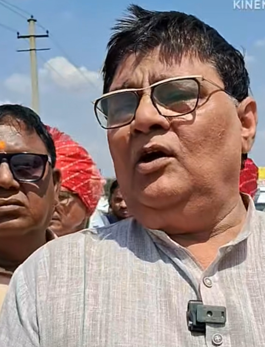 बादली से पूर्व विधायक नरेश शर्मा।