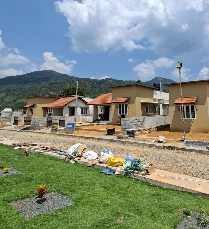 ये लैंडस्लाइड के पीड़ितों के लिए बनवाई टाउनशिप है। पहले फेज का काम पूरा हो चुका है।