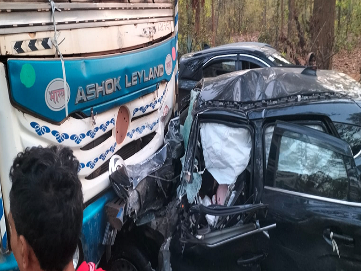 टक्कर के बाद एयरबैग खुली फिर भी नहीं बच सकी जान।