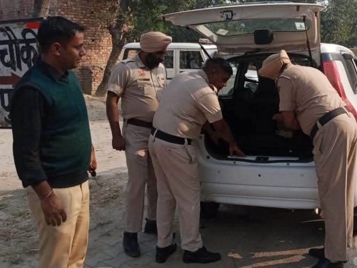 कैथल पुलिस नाका लगाकर जांच करती हुई। फाइल फोटो।