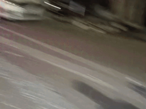 घटना स्थल पर लोगों की भीड़ लगी।