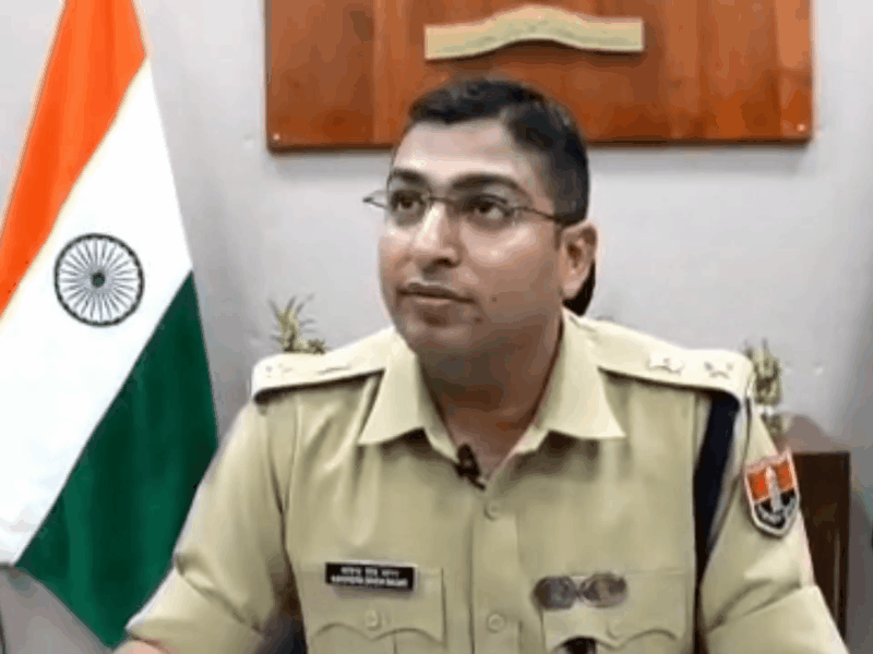 मामले की जानकारी देते हुए एसपी कावेन्द्र सिंह सागर।