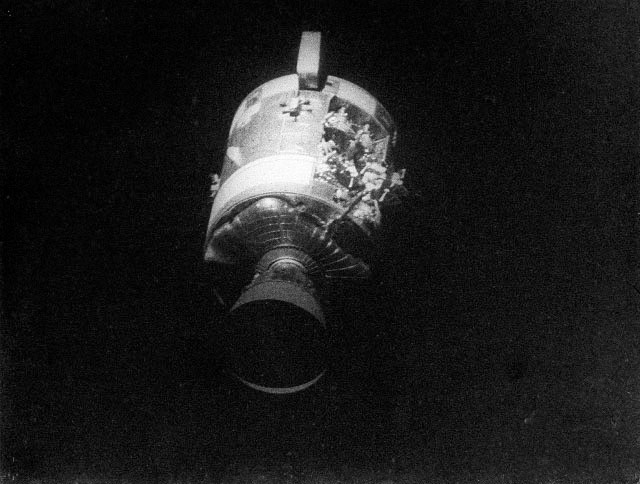 Apollo 13 Oxygen Tank Explosion: Astronauts Barely Saved | Moon Mission ...
