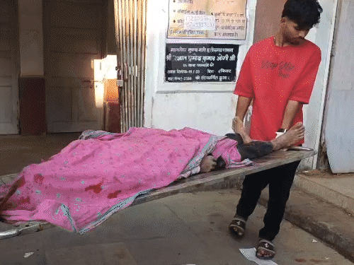 कोरबा पुलिस ने मृतकों के शवों को पीएम के लिए अस्पताल भिजवाया।